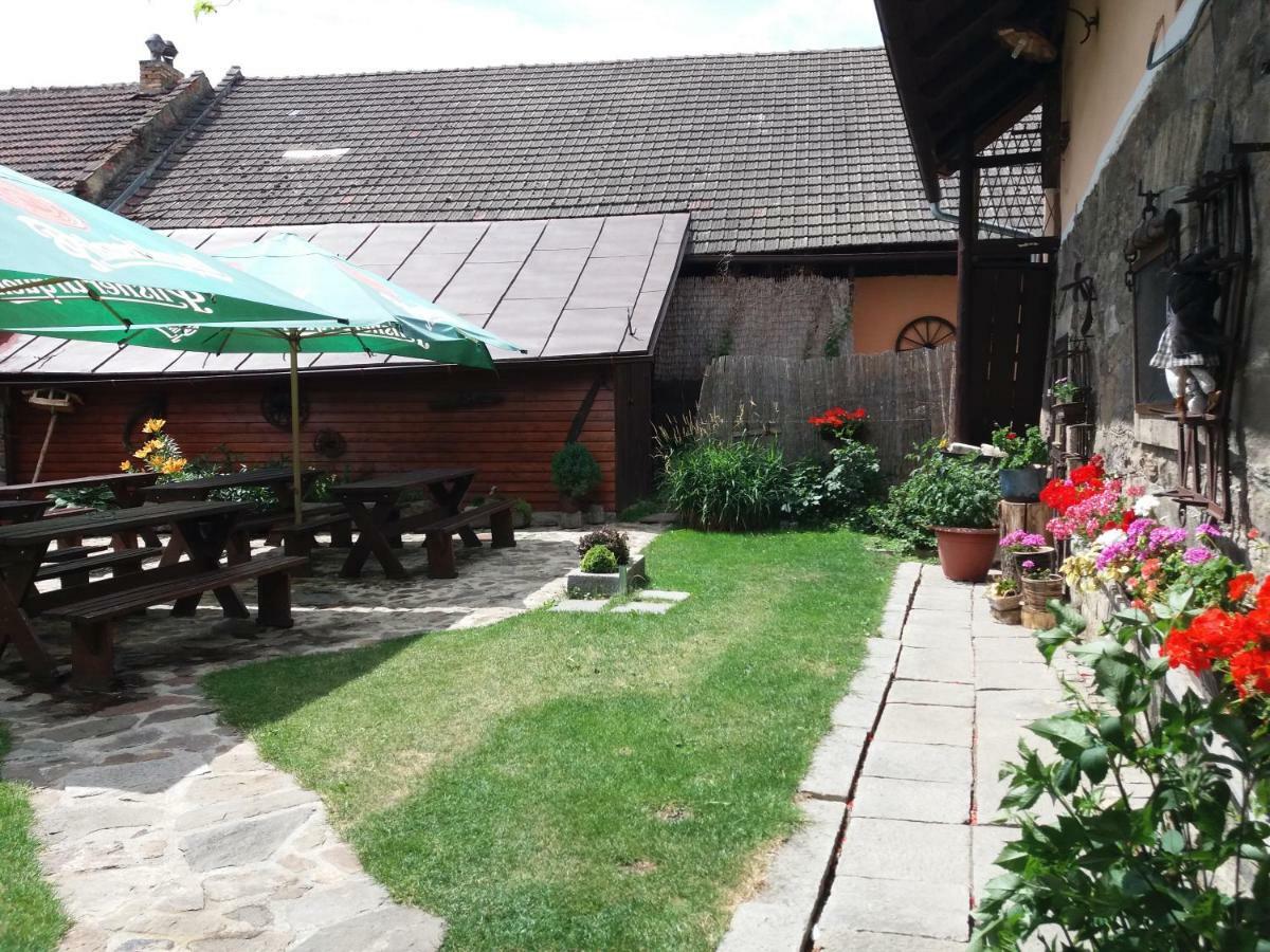 Penzion Kamenny Dvur Vimperk Exterior foto